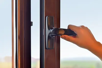 Служат более 50 лет Служат более 50 лет