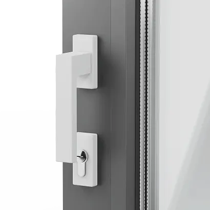 На малой розетке с замком